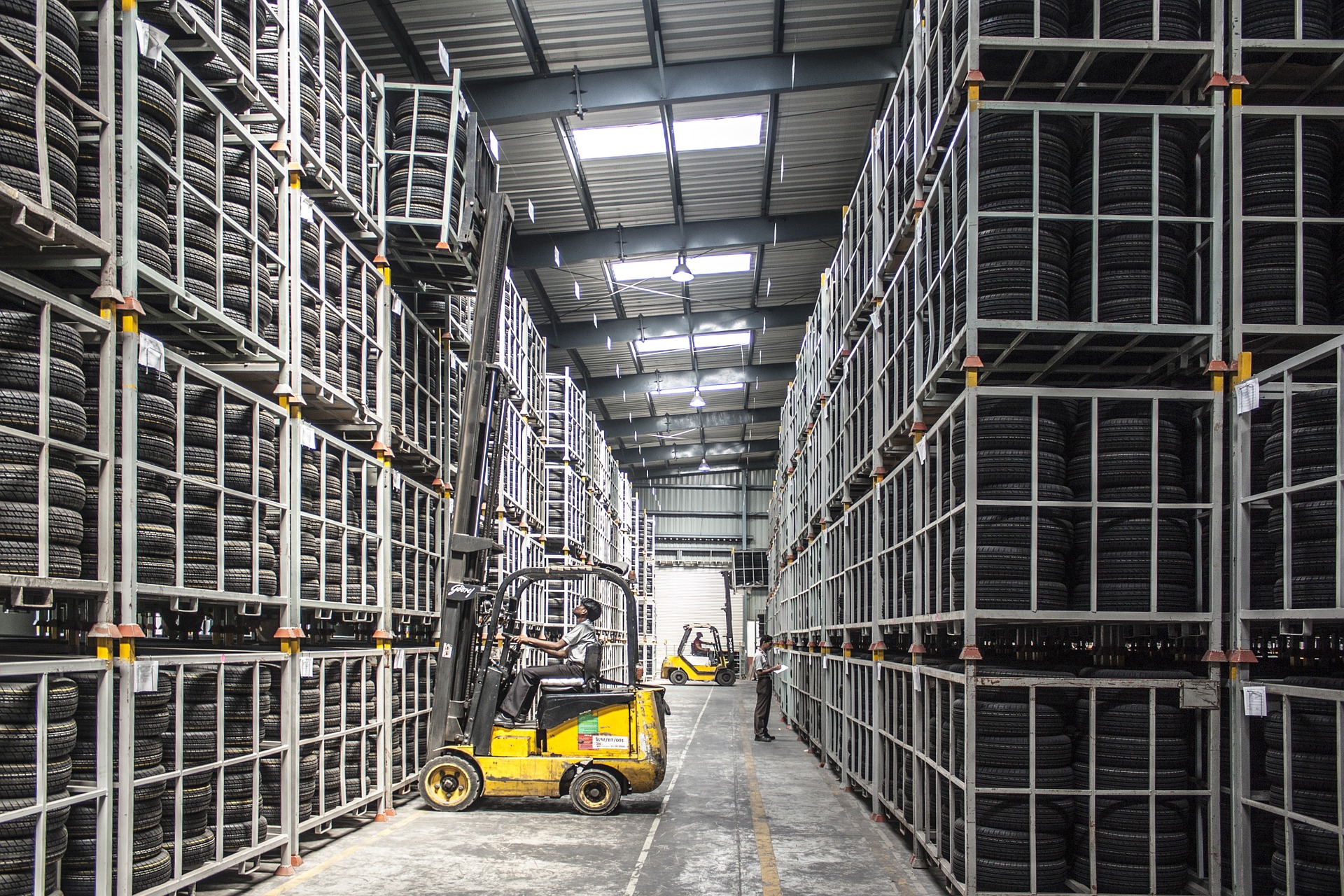 benefits of warehousing